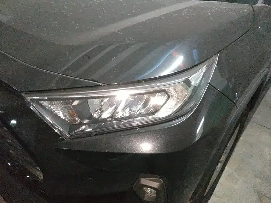 Toyota RAV4 — фото 4