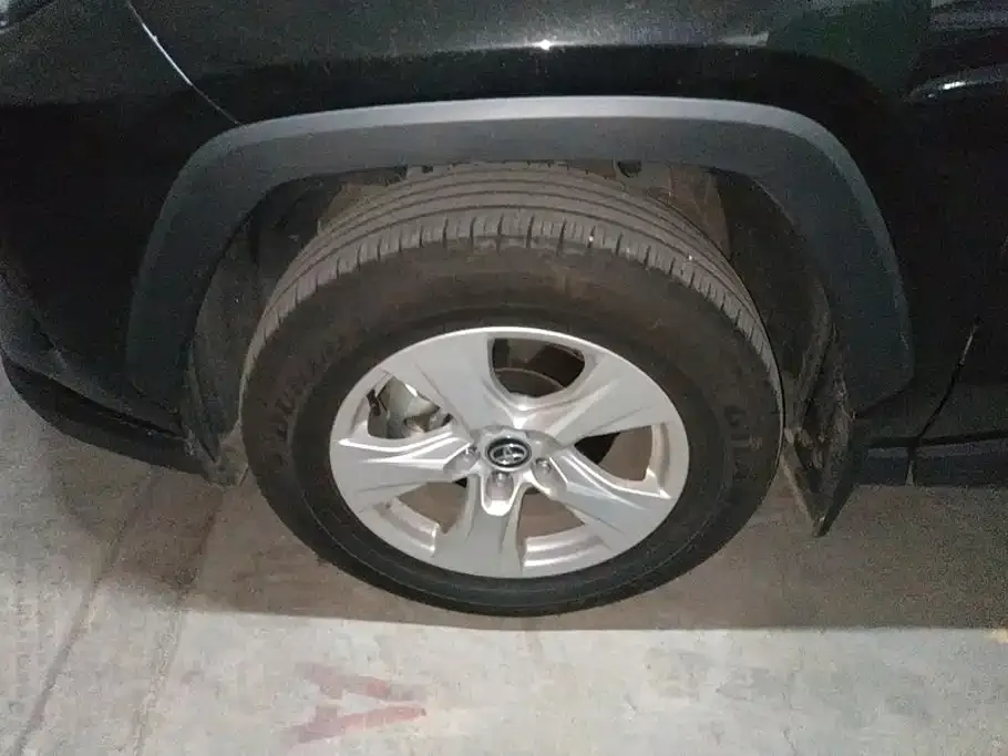 Toyota RAV4 — фото 3