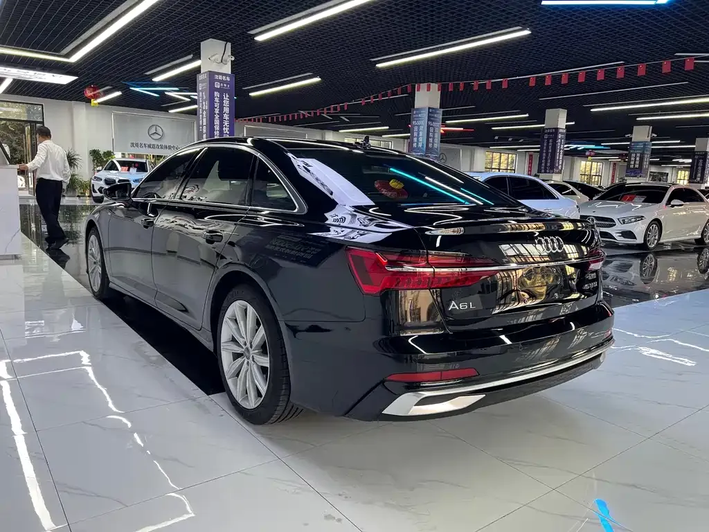 Audi A6L — фото 10