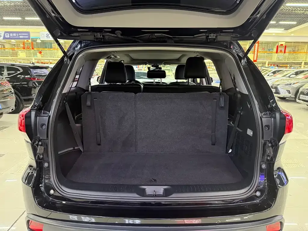 Toyota Highlander — фото 2