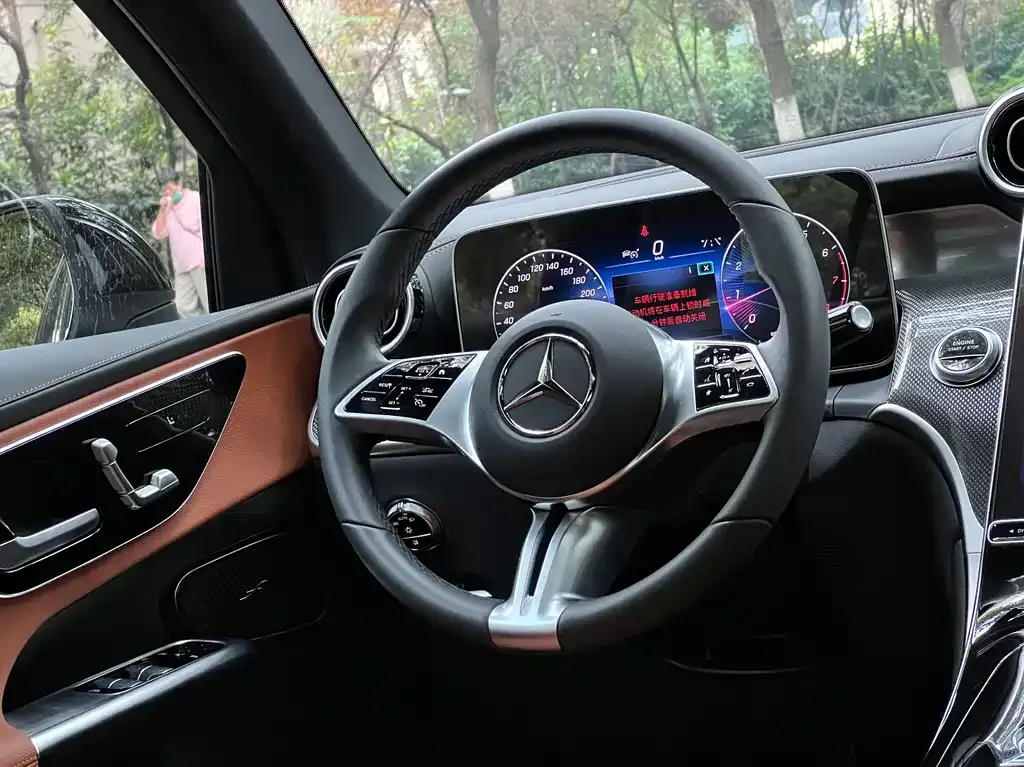 Mercedes-Benz GLC — фото 2