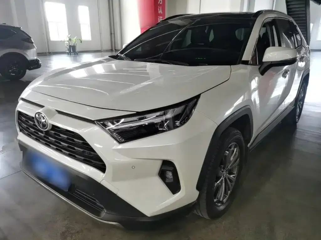 Toyota RAV4 — фото 1