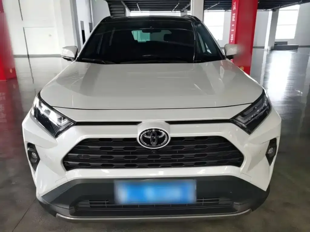 Toyota RAV4 — фото 6
