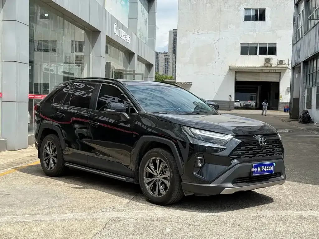 Toyota RAV4 — фото 4