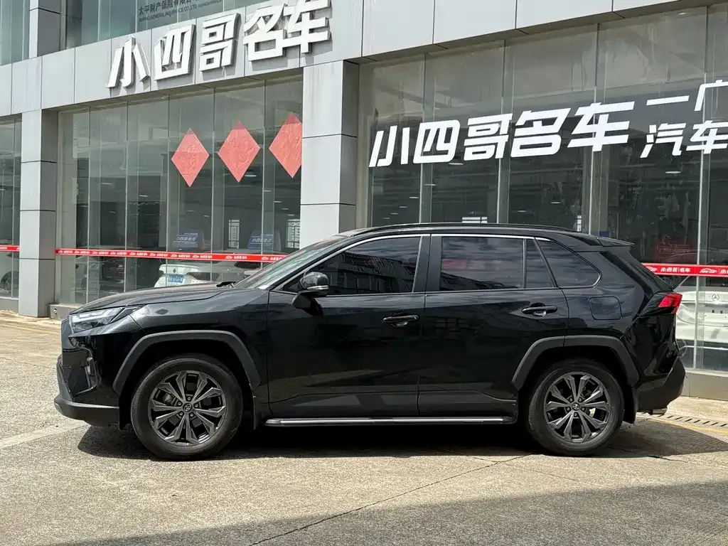 Toyota RAV4 — фото 3