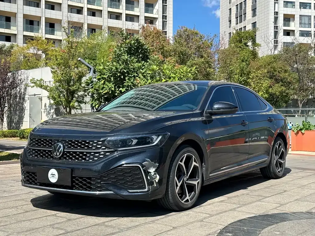 Volkswagen Passat — фото 1