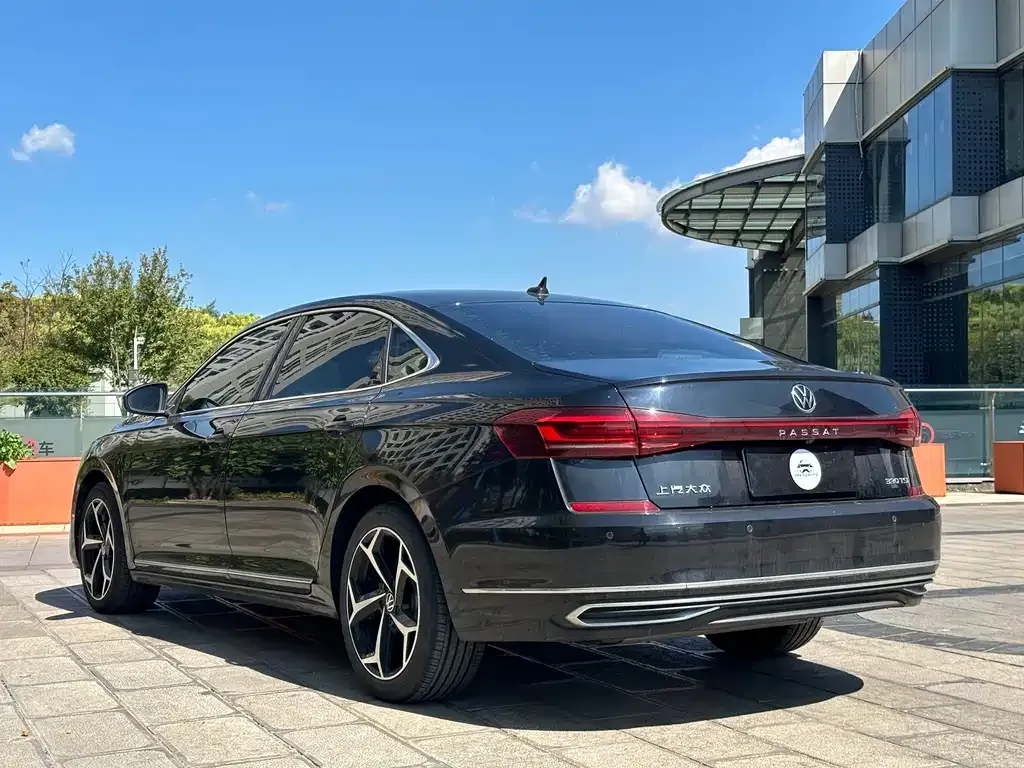 Volkswagen Passat — фото 2