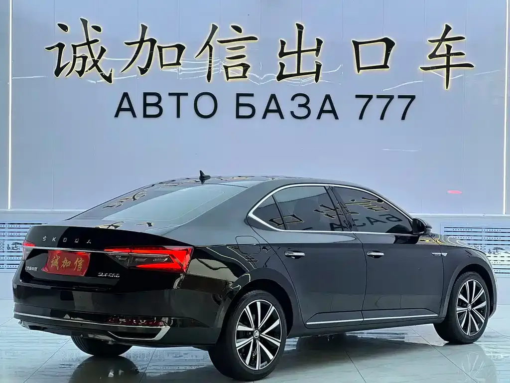 Skoda Superb — фото 2