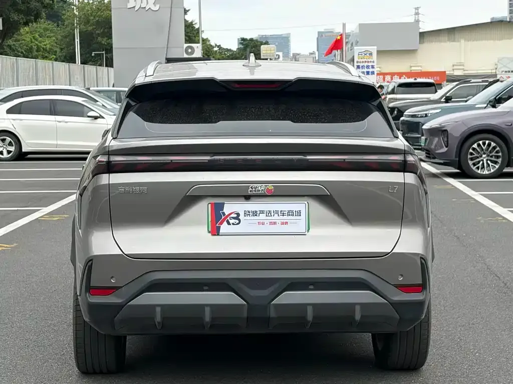 Geely Galaxy L7 — фото 10