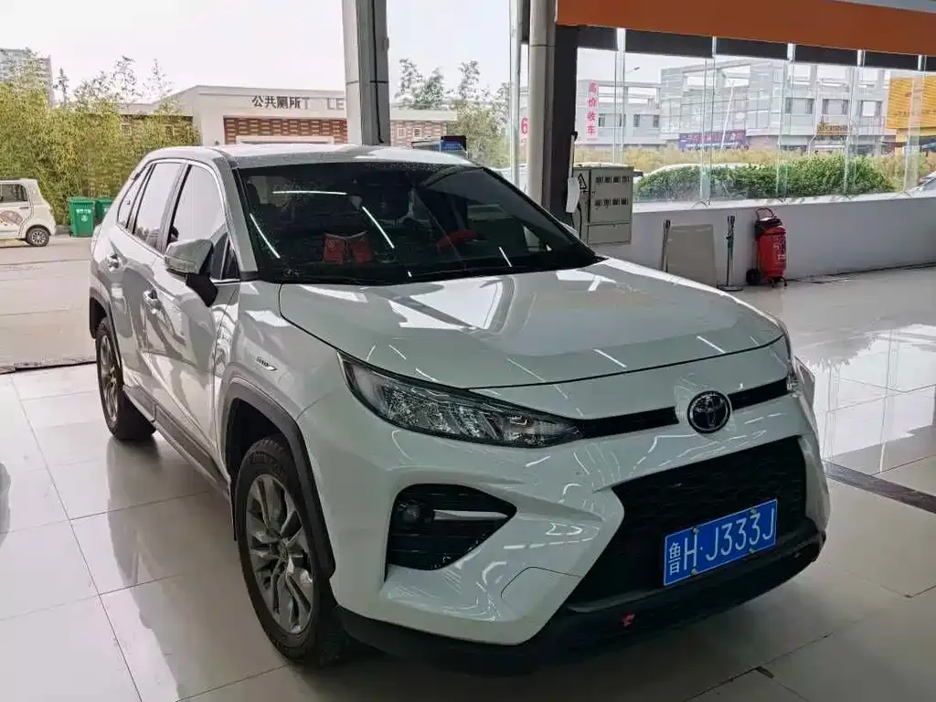 Toyota Wildlander — фото 1