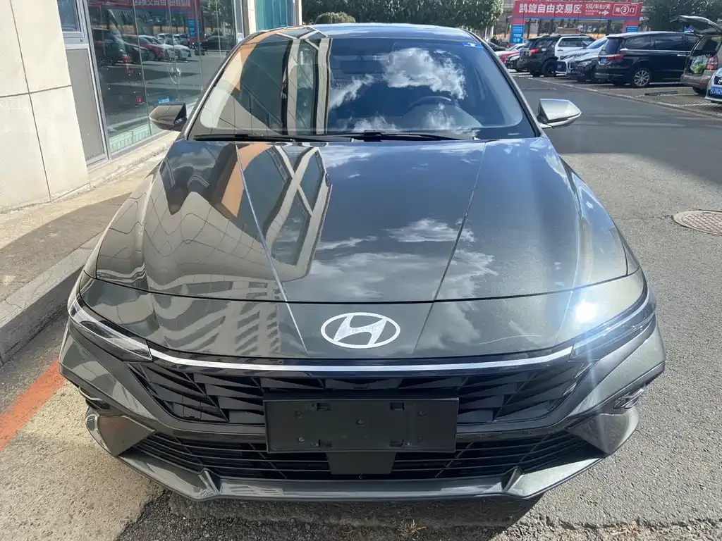 Hyundai Elantra — фото 9