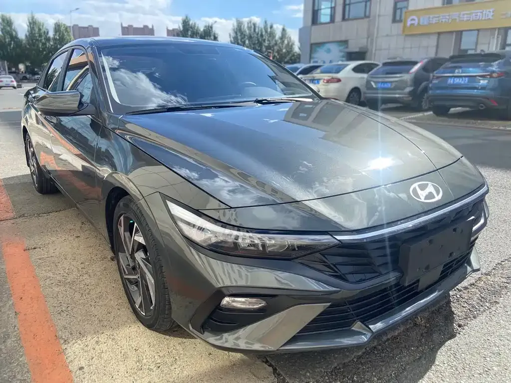 Hyundai Elantra — фото 7