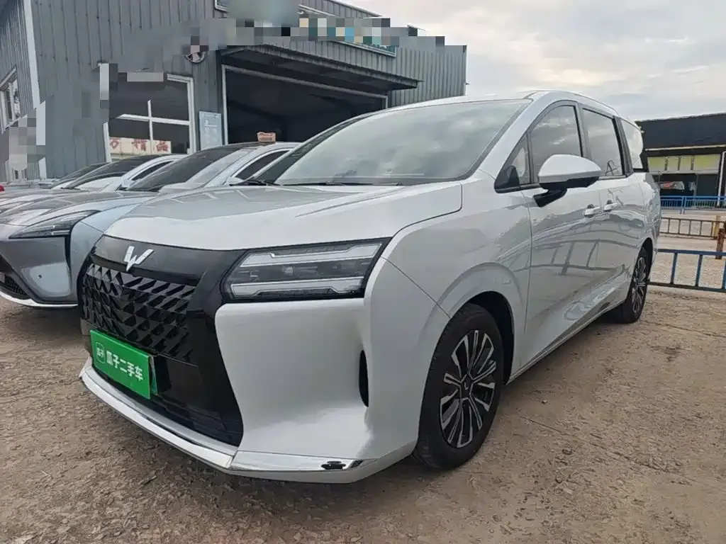 Wuling Xingguang 730 New Energy — фото 1