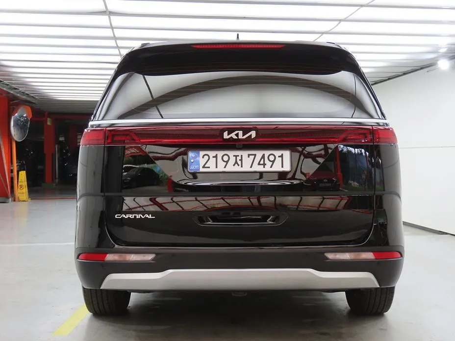 Kia Carnival — фото 4