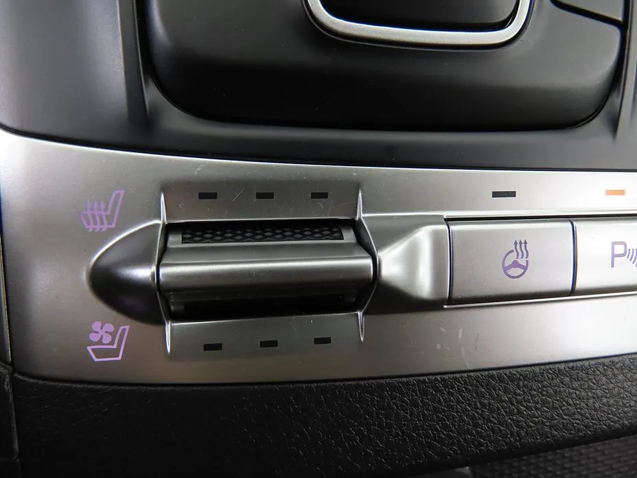 Kia Carnival — фото 6