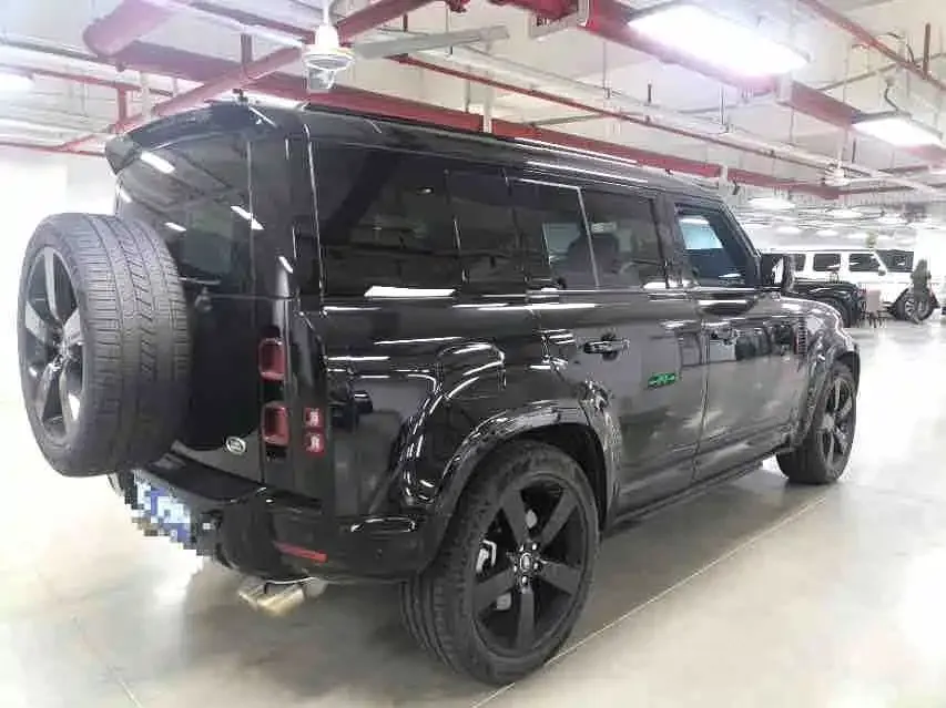 Land Rover Defender — фото 6