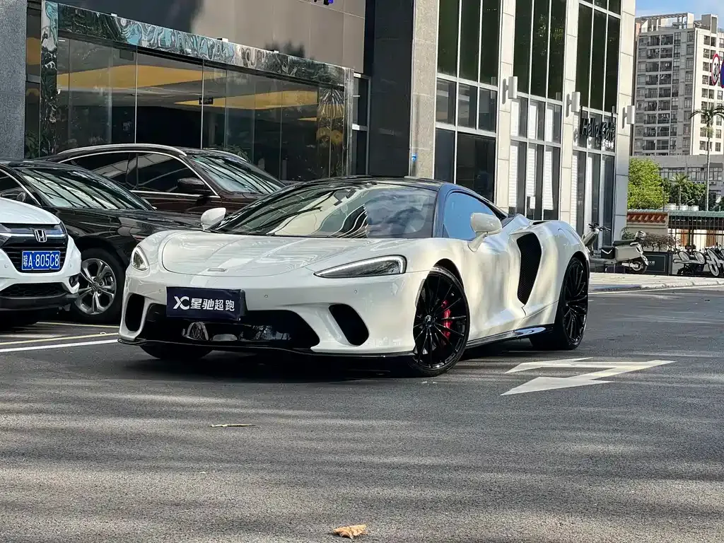 McLaren GT — фото 1