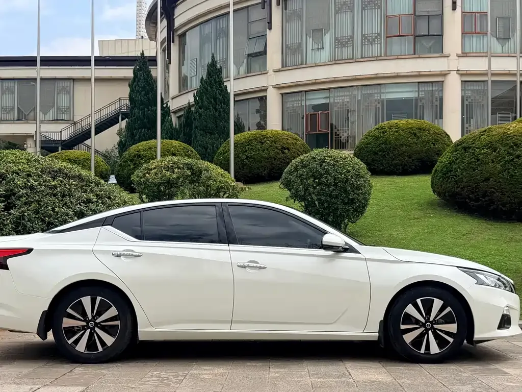 Nissan Teana — фото 9