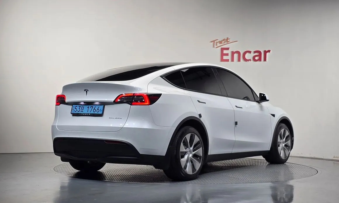 Tesla Model Y — фото 4