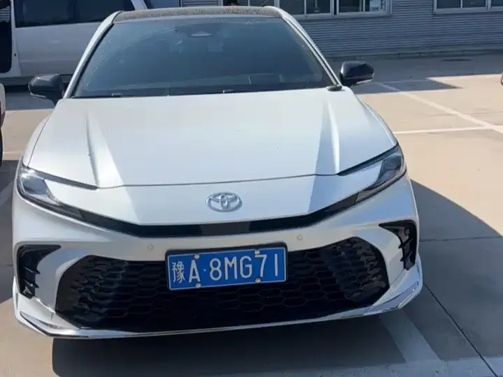Toyota Camry — фото 5