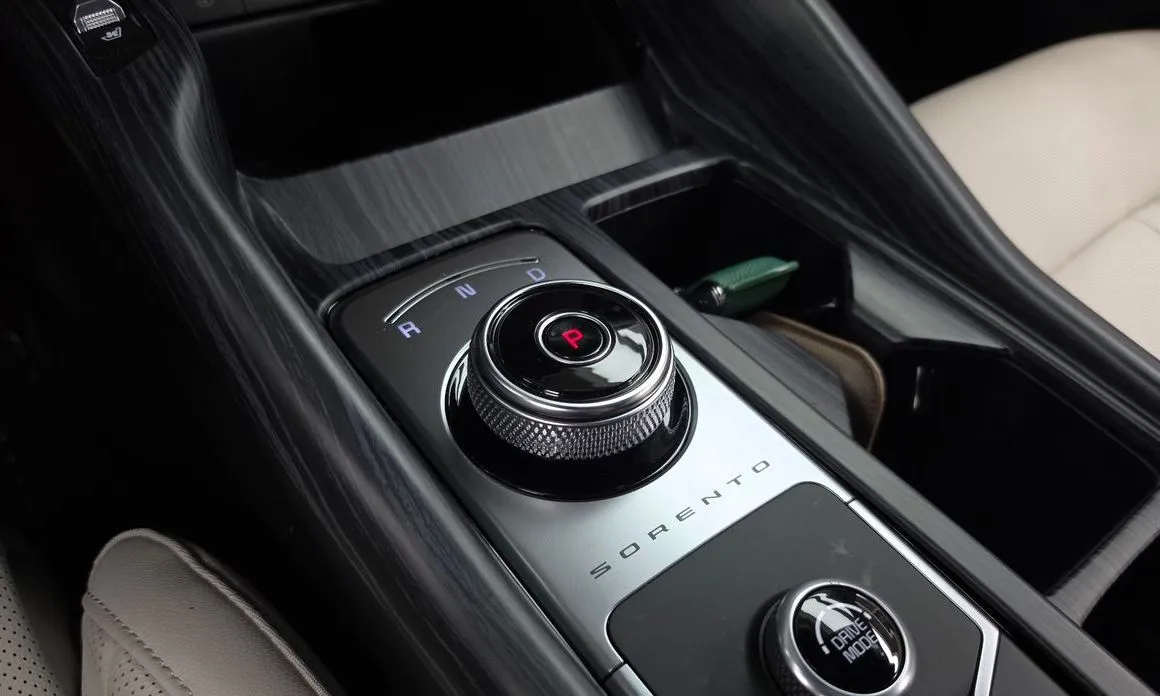 Kia Sorento — фото 9