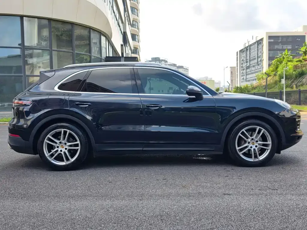 Porsche Cayenne — фото 7
