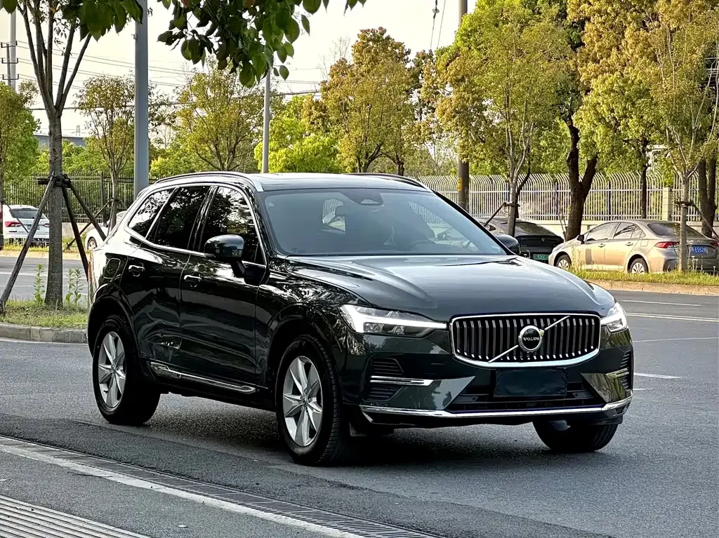 Volvo XC60 — фото 7