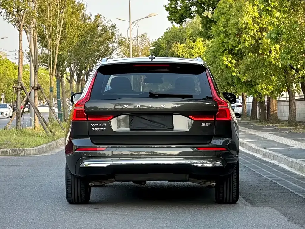 Volvo XC60 — фото 2