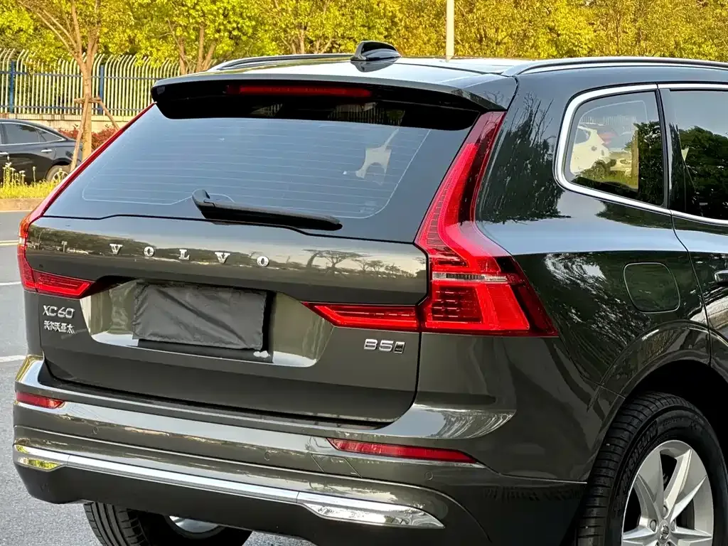 Volvo XC60 — фото 4