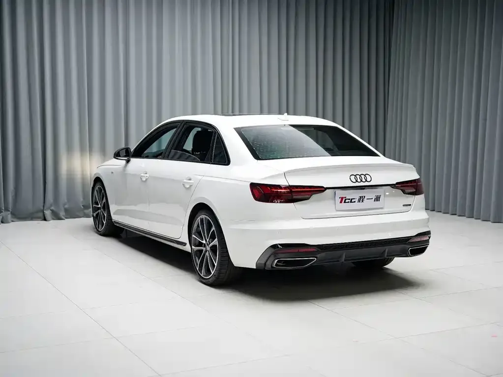 Audi A4L — фото 2