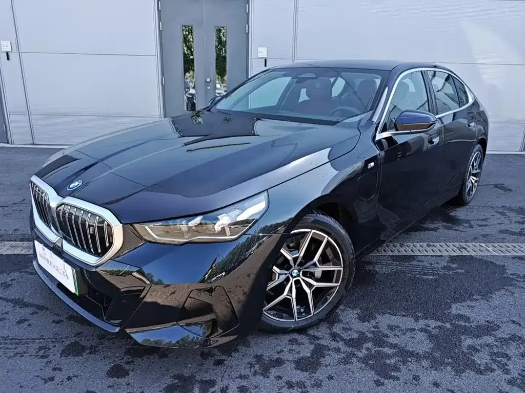 BMW i5 — фото 1