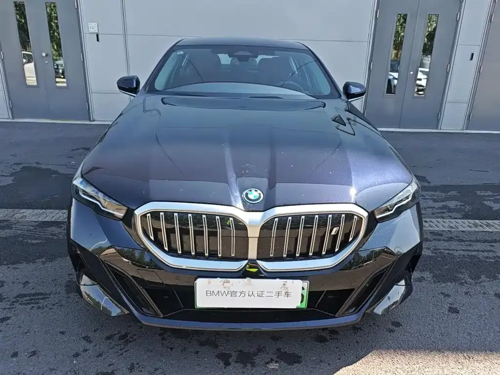 BMW i5 — фото 5