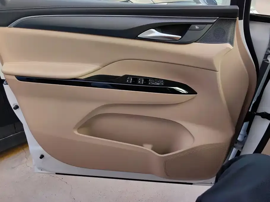 Buick GL8 Hybrid — фото 4
