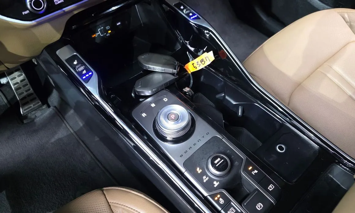 Kia Sorento — фото 10