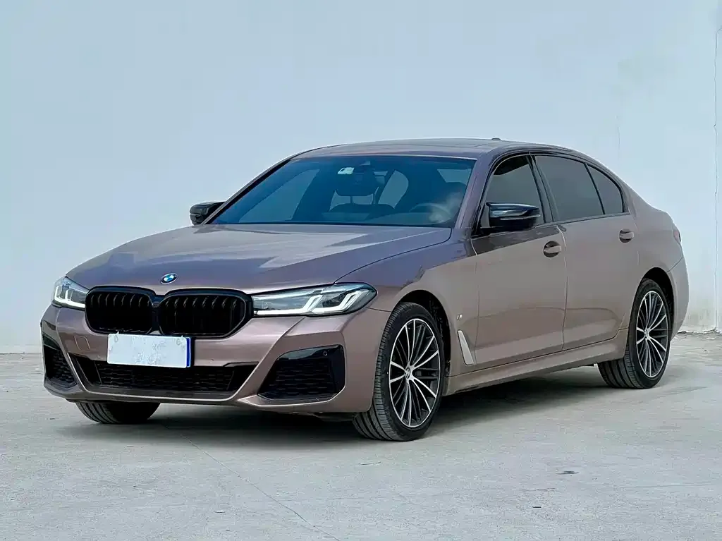 BMW 5 Series — фото 1