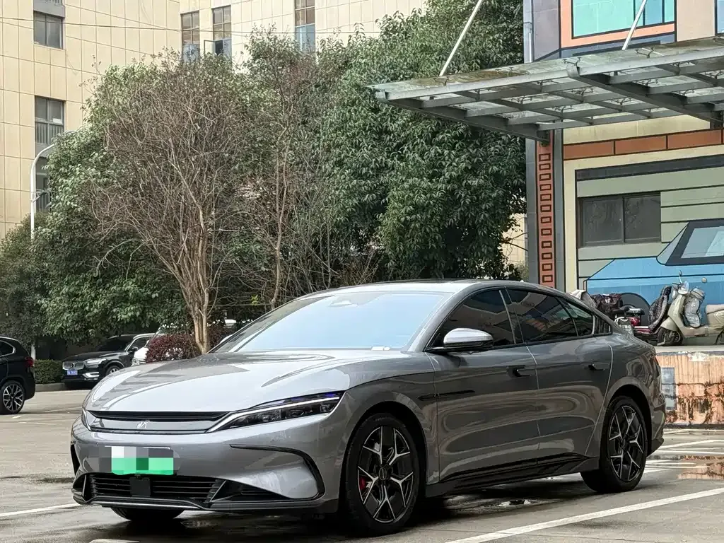BYD Han — фото 1