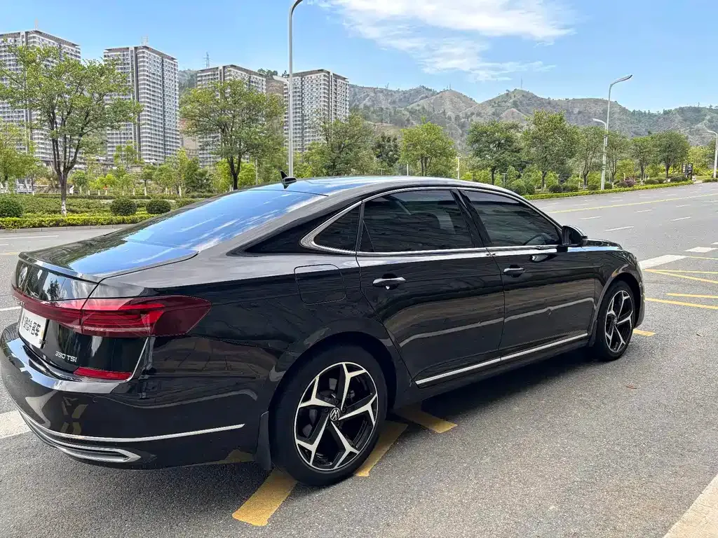 Volkswagen Passat — фото 9