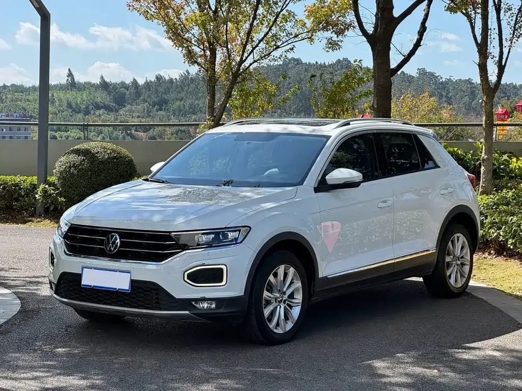 Volkswagen T-Roc — фото 1