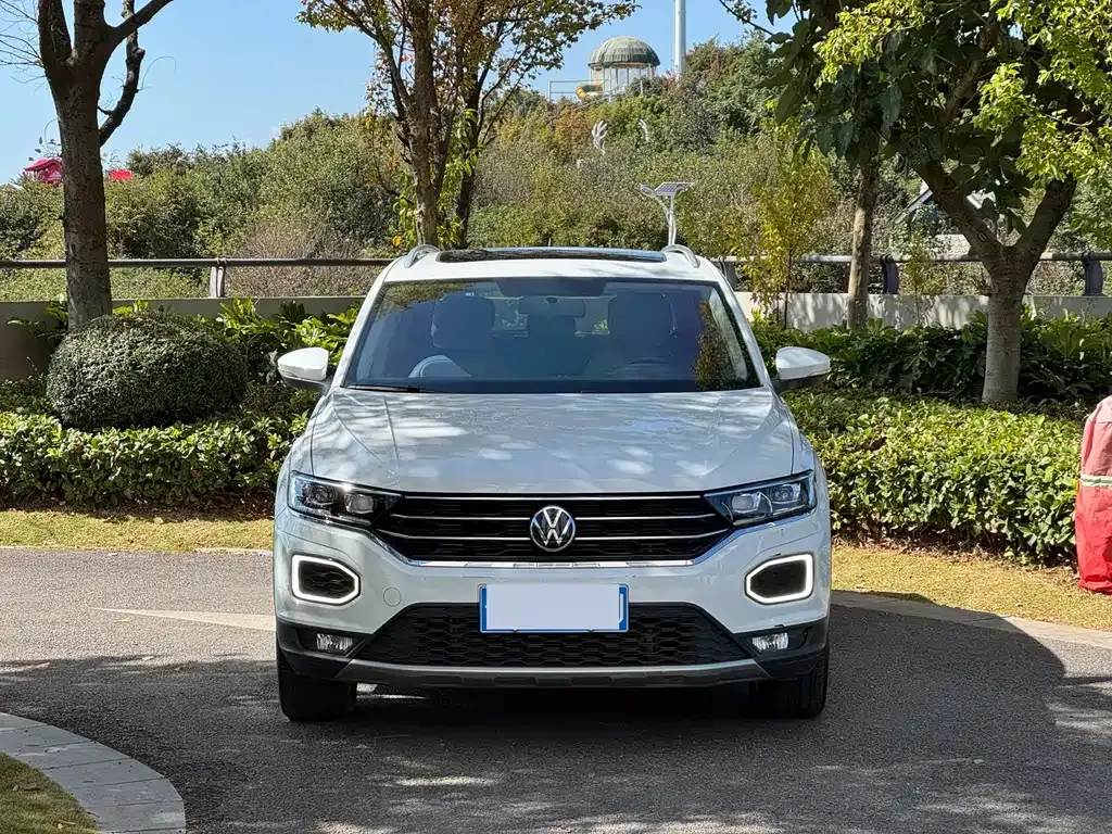 Volkswagen T-Roc — фото 8