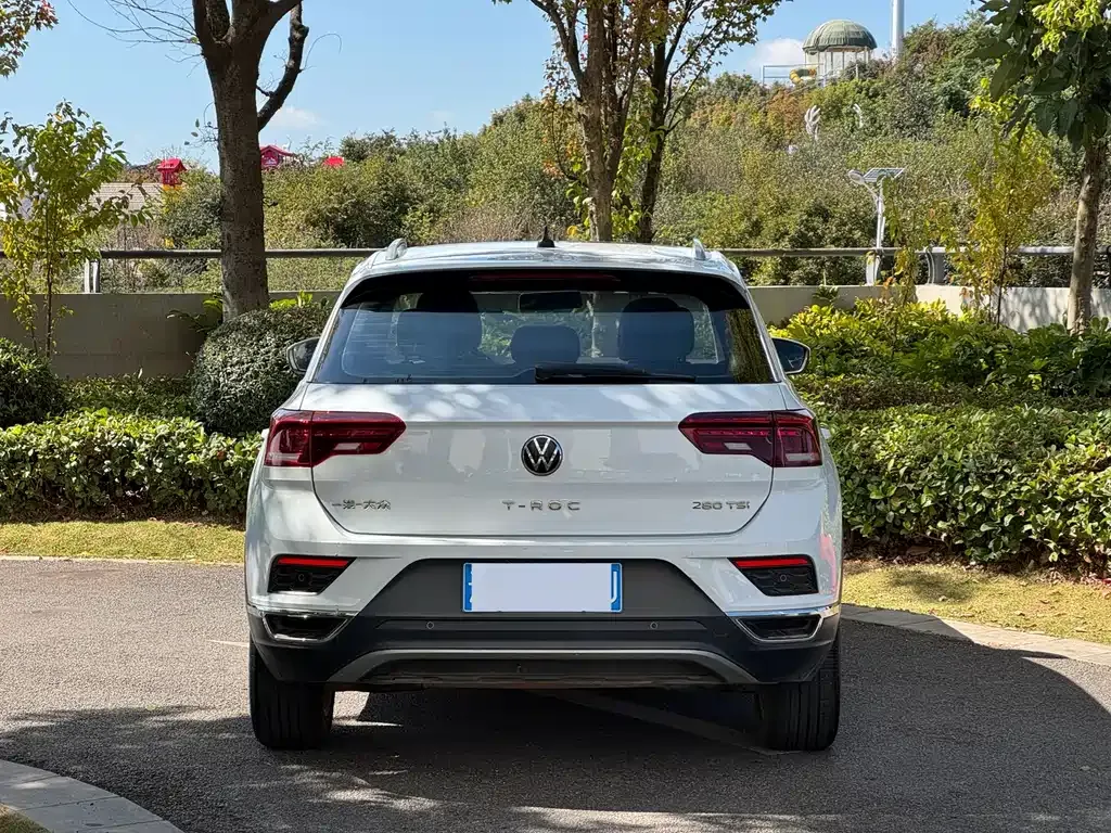 Volkswagen T-Roc — фото 7