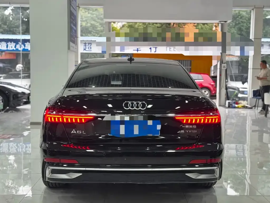 Audi A6L — фото 9
