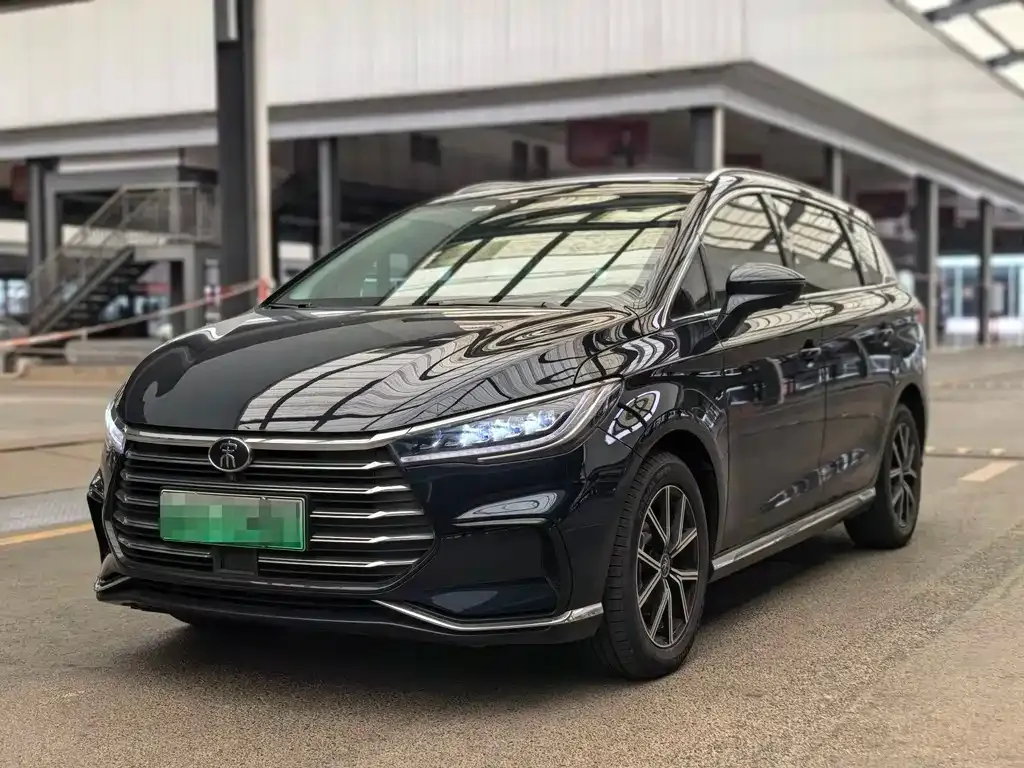 BYD MAX New Energy — фото 1