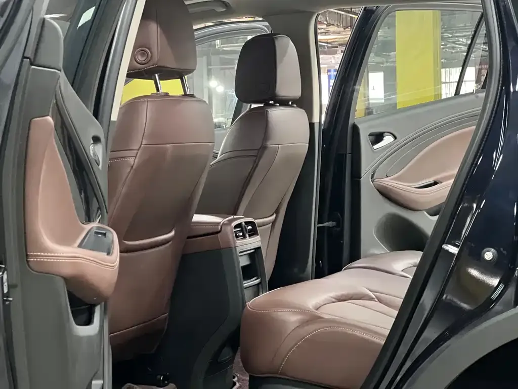 Buick Envision Plus — фото 2