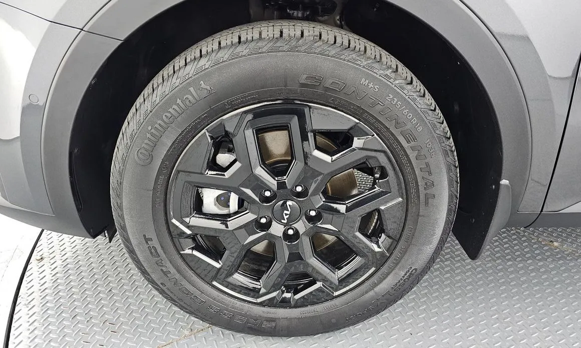 Kia Sorento — фото 9
