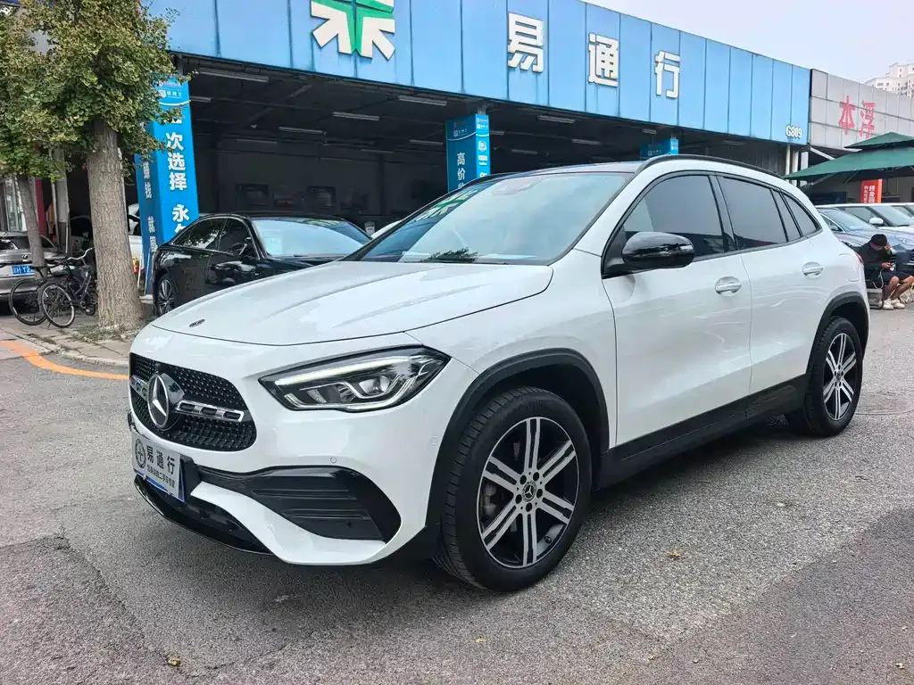 Mercedes-Benz GLA — фото 1
