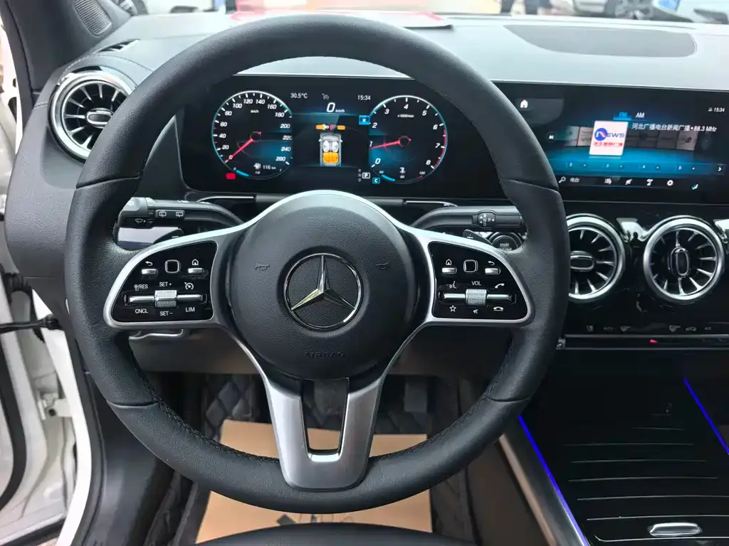 Mercedes-Benz GLA — фото 10