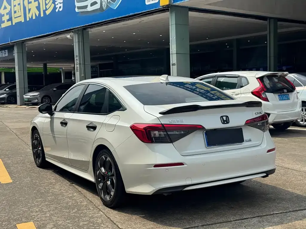 Honda Civic — фото 5