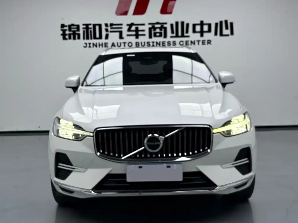 Volvo XC60 — фото 5