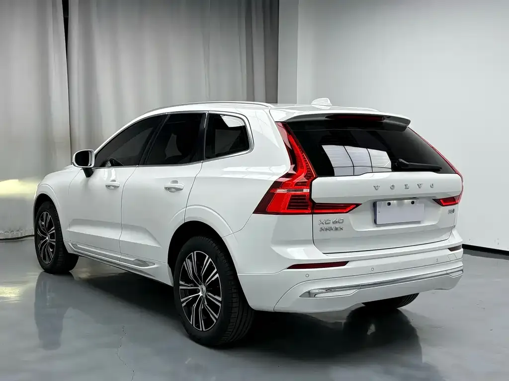 Volvo XC60 — фото 2