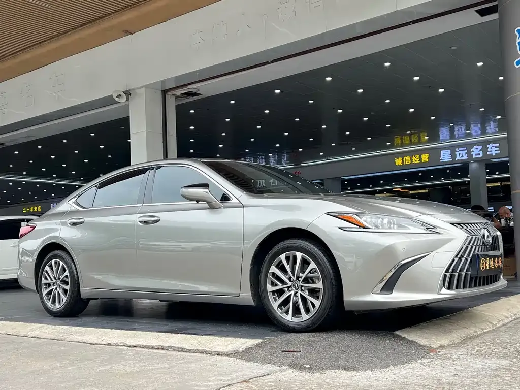 Lexus ES — фото 9
